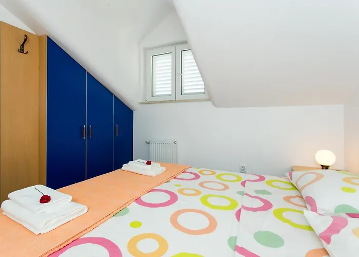 Apartments Miramare & Campara