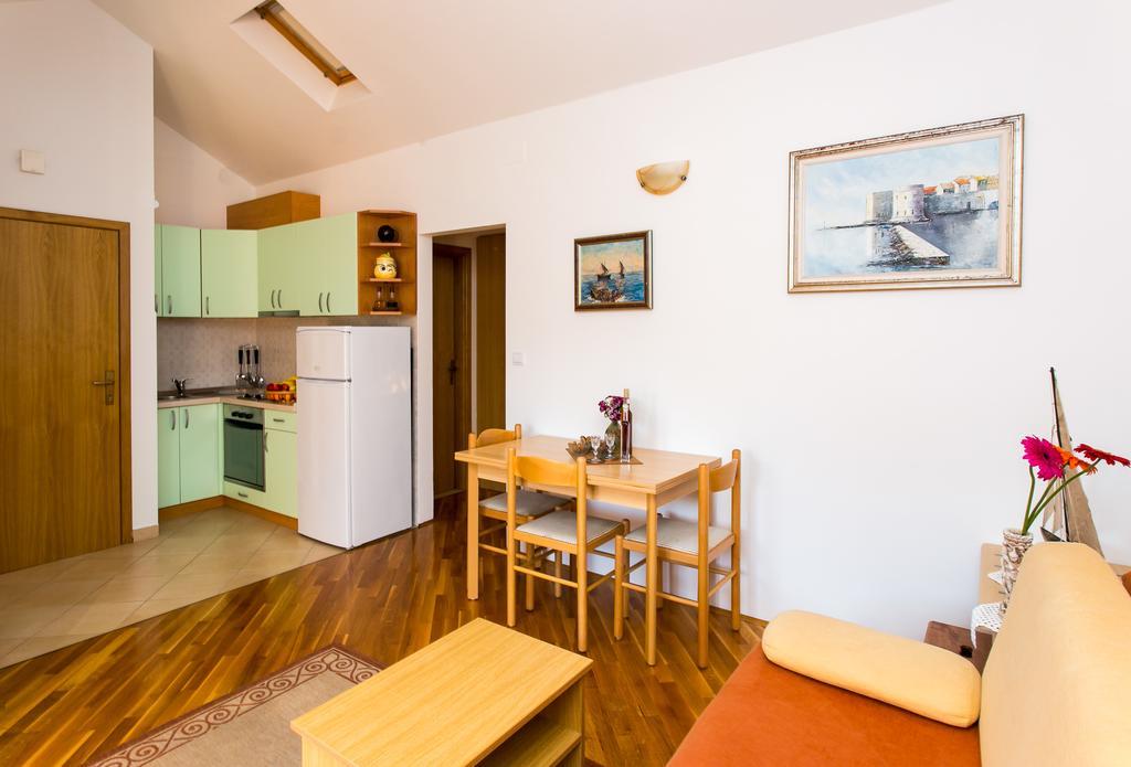 Apartment Miramare & Campara *