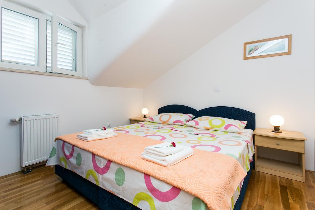 Apartment Miramare & Campara *