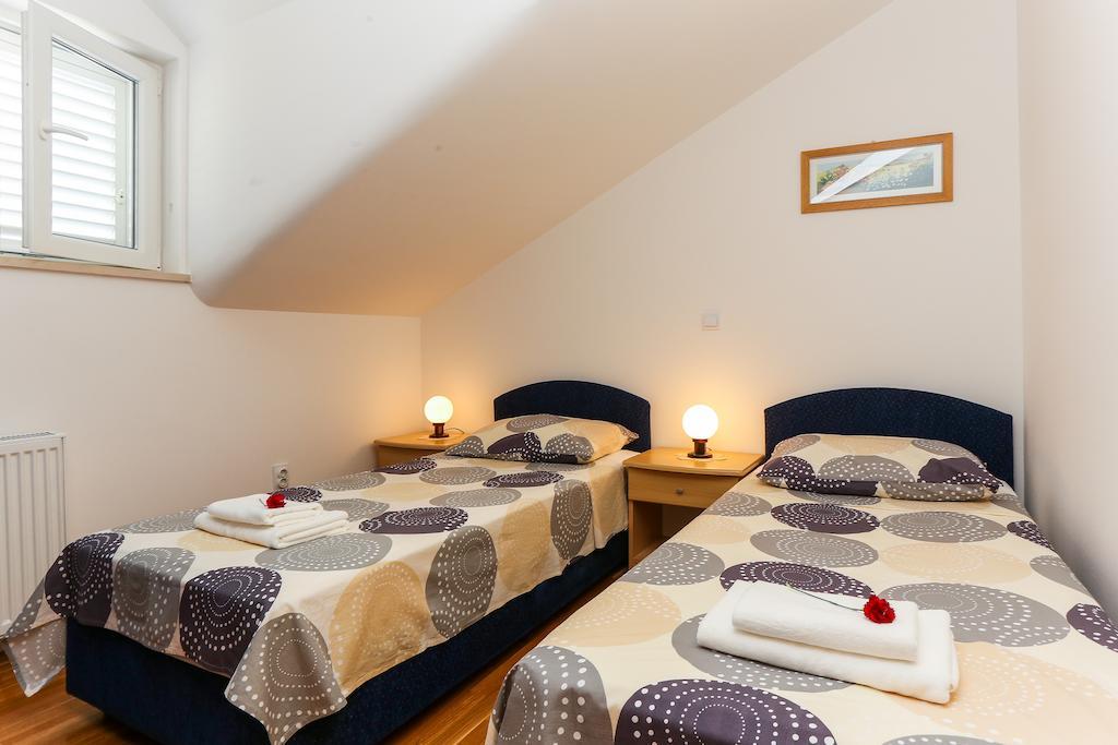 Apartment Miramare & Campara