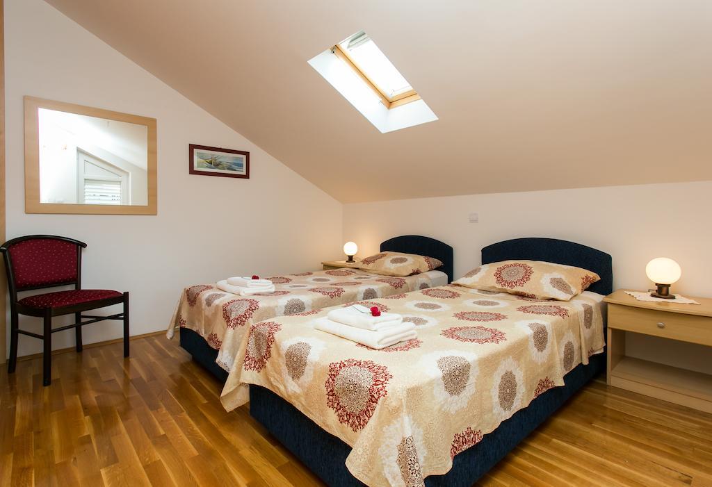 Apartment Miramare & Campara