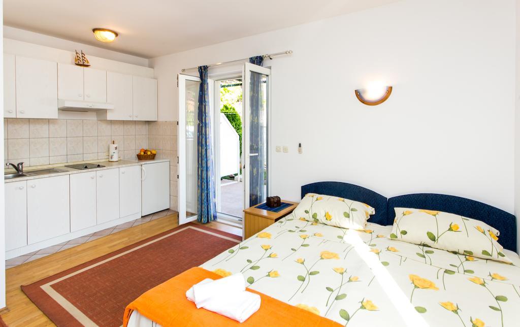 Apartment Miramare & Campara